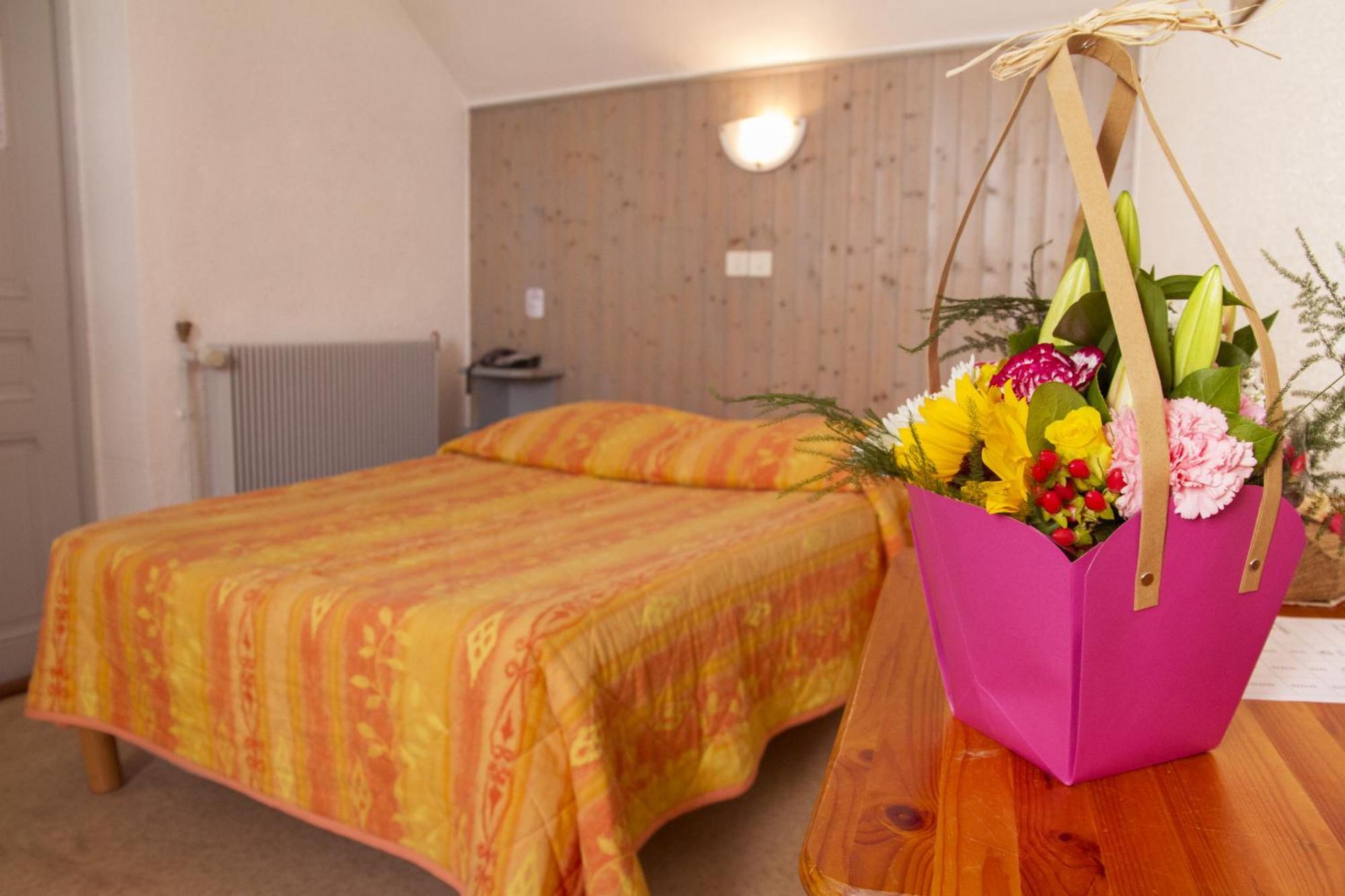 Hotel De La Grotte Aix-les-Bains Ruang foto