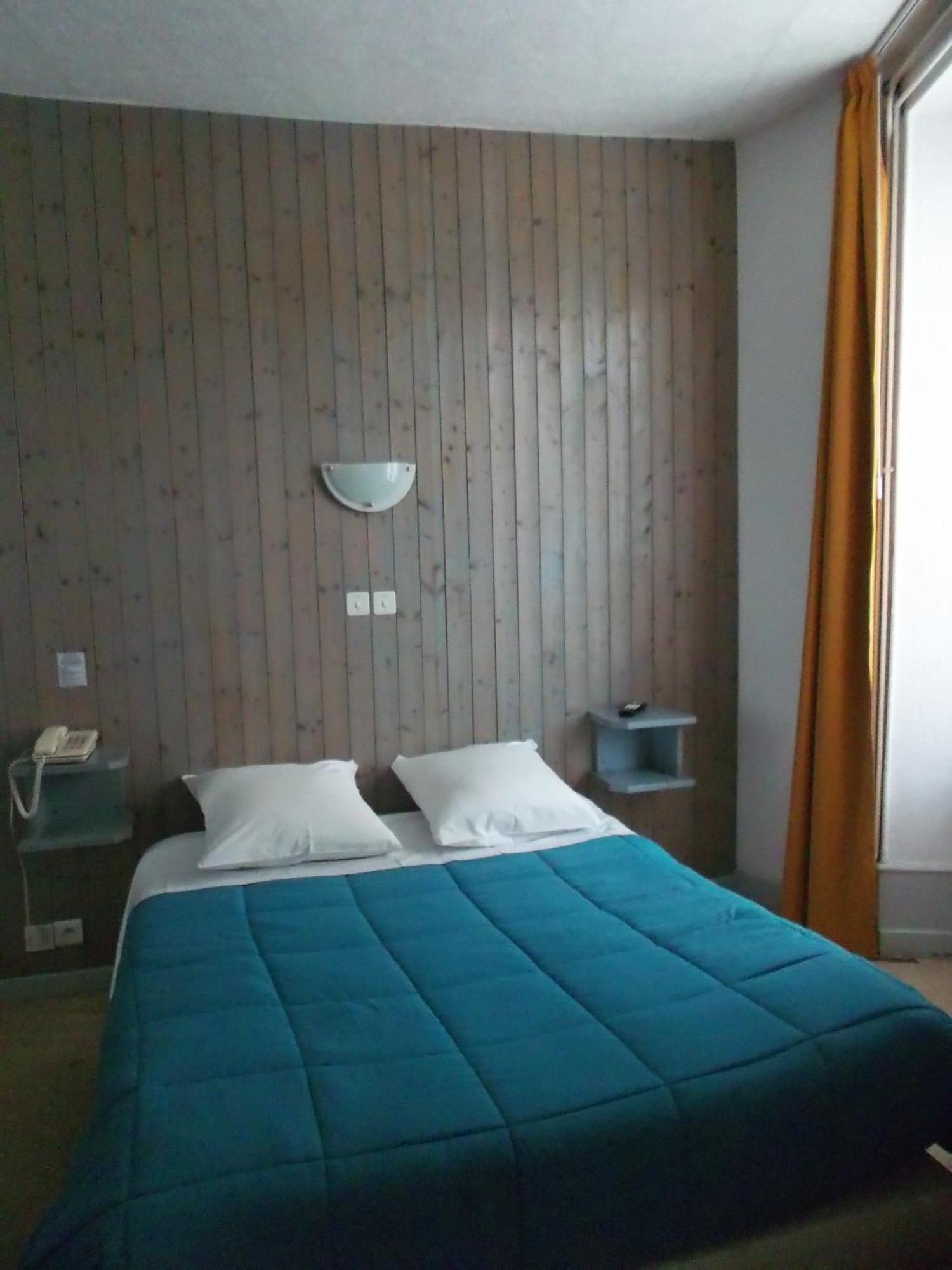 Hotel De La Grotte Aix-les-Bains Bagian luar foto
