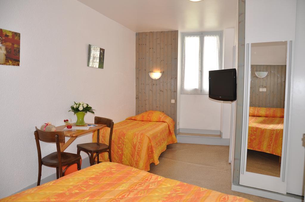 Hotel De La Grotte Aix-les-Bains Ruang foto